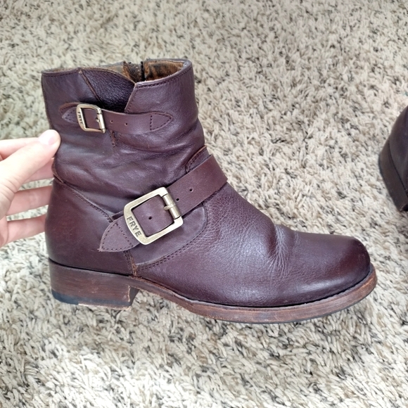 Frye Boots Vicky Chocolate Brown Side Buckle Leather Boots Sz 8,5 - Picture 4 of 9